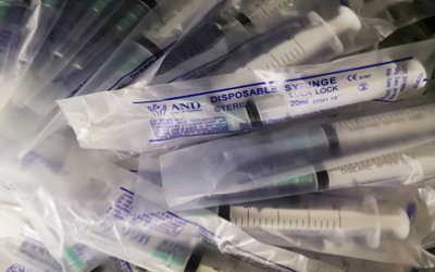 AND-disposable-syringes